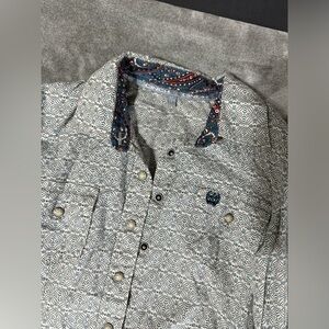 CINCH - Women’s button down!